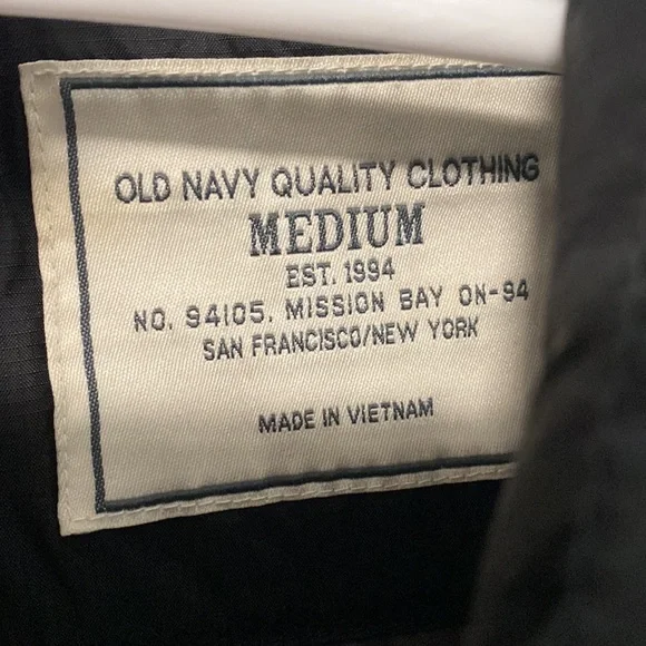 Old navy Vest - Picture 2 of 4